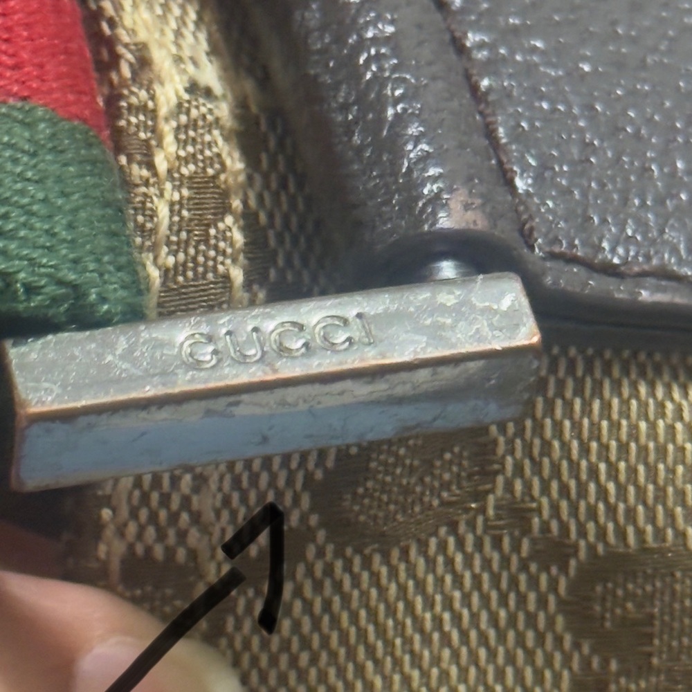 Gucci Tan and Green Messenger Bag with Signature Monogram - Picture 15 of 17